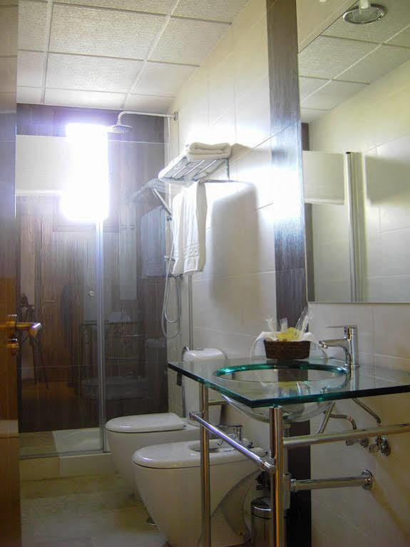 Llave De Granada Apartment อัลกาลา ลา เรอัล ภายนอก รูปภาพ